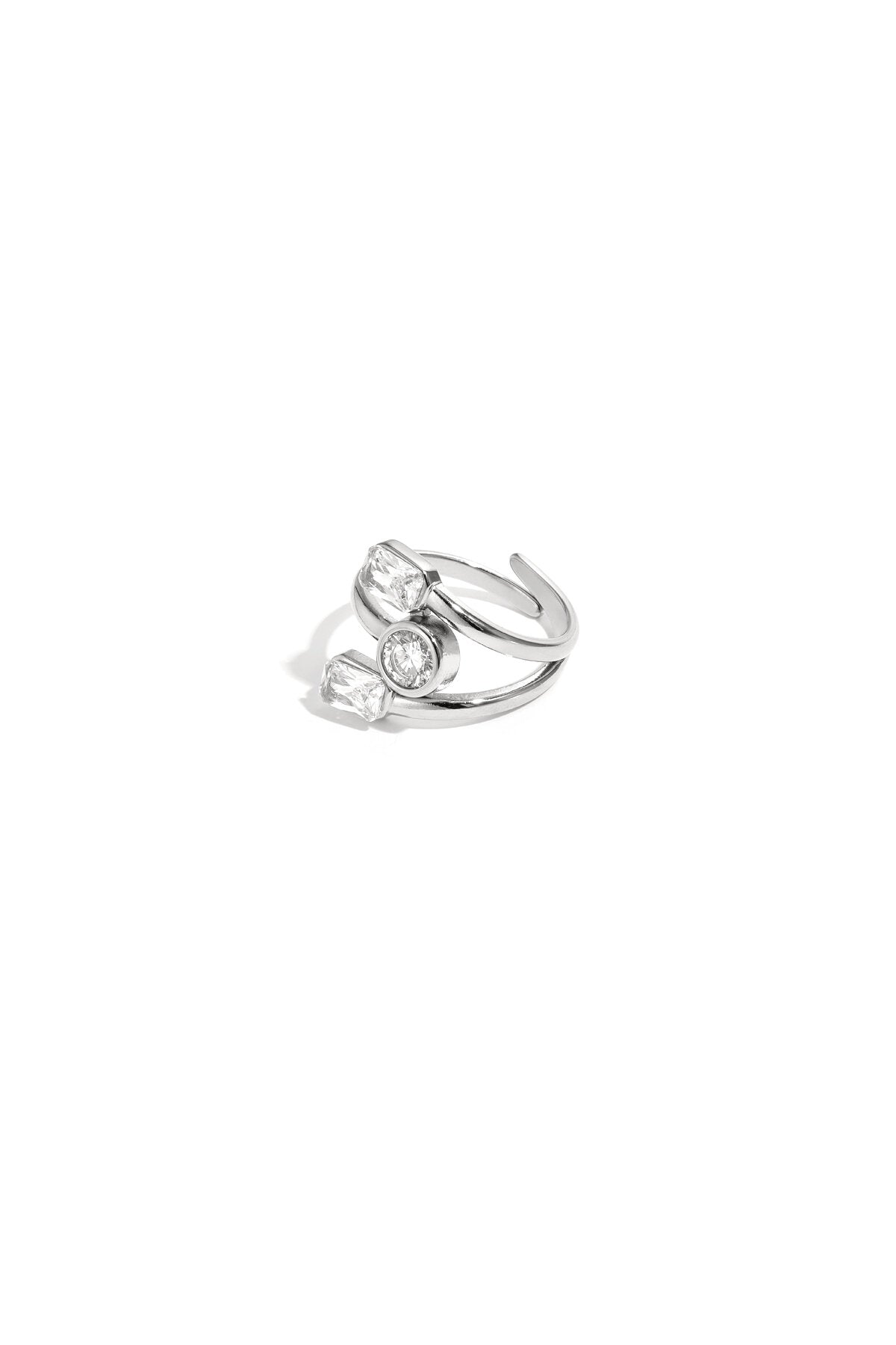 Ring with varying stones